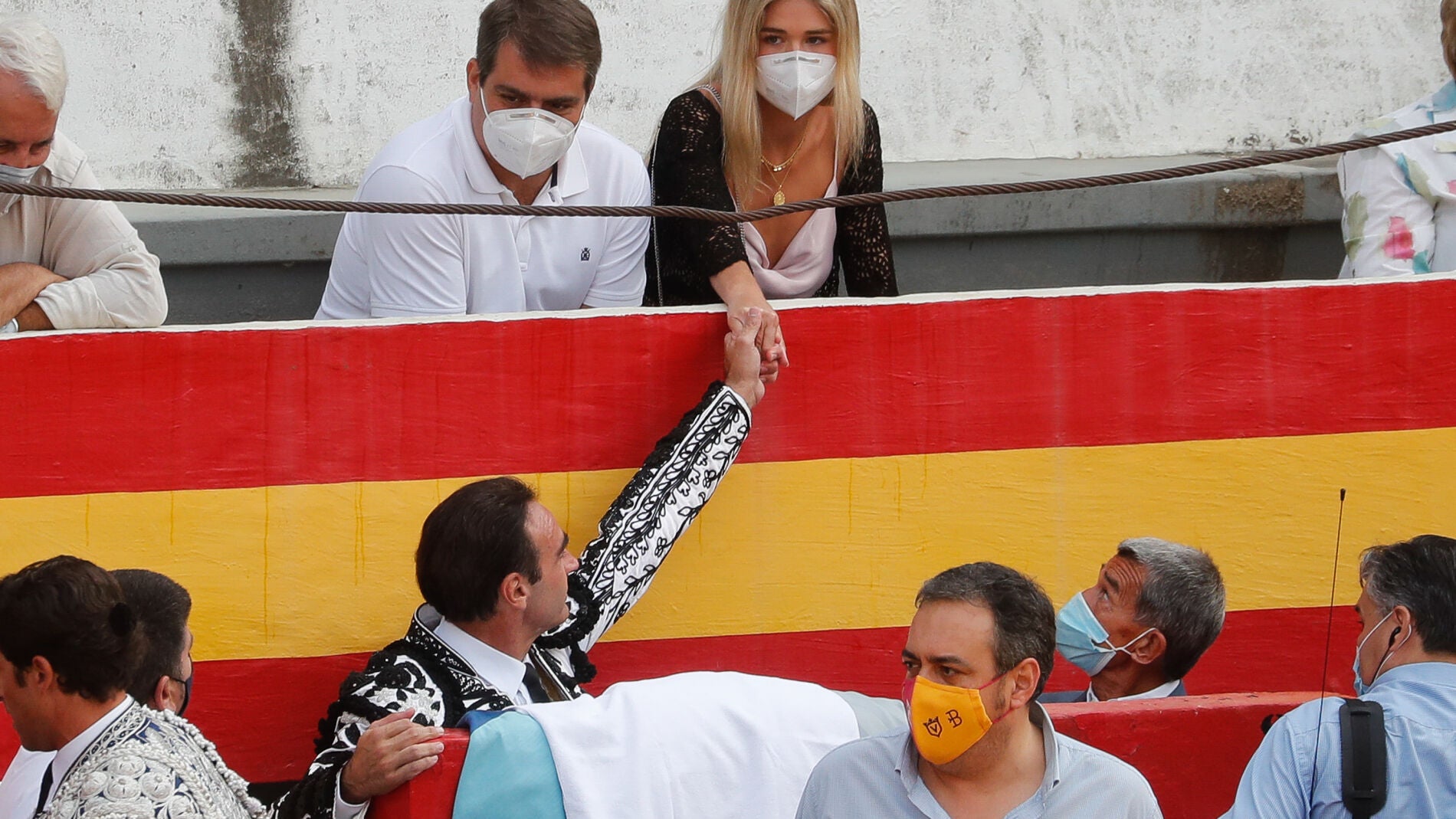 Enrique Ponce y Ana Soria en la plaza de toros de Granada 