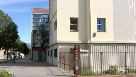 La escuela Puig-Agut, de Manlleu (Barcelona) La escuela Puig-Agut, de Manlleu (Barcelona)