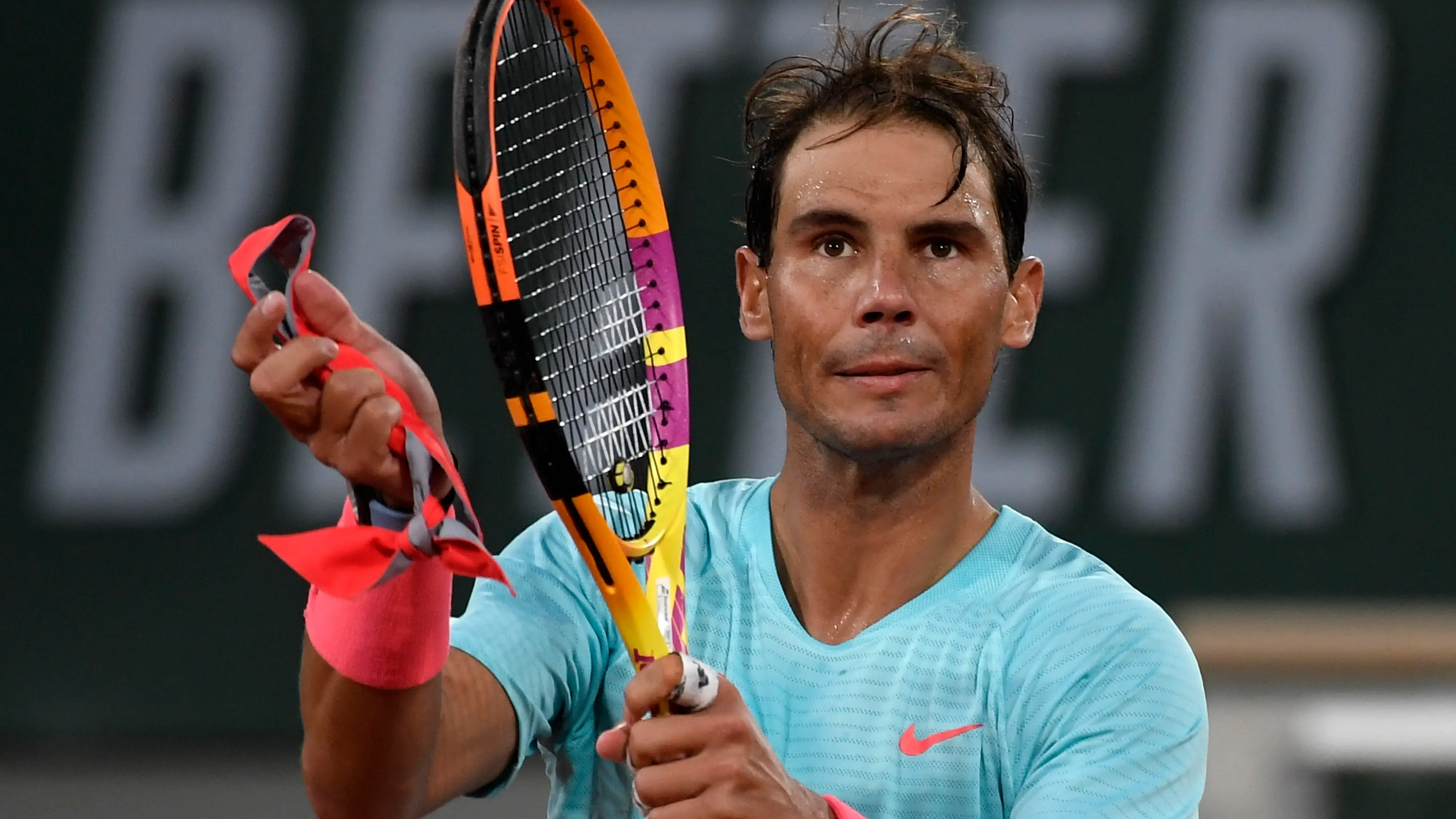 Rafa Nadal aplaude tras su victoria en su estreno en Roland Garros Rafa Nadal aplaude tras su victoria en su estreno en Roland Garros