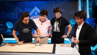 Marron y Los Morancos ponen a prueba el aspirador de fluidos en 'El Hormiguero 3.0': ¿logrará absorber cualquier líquido?