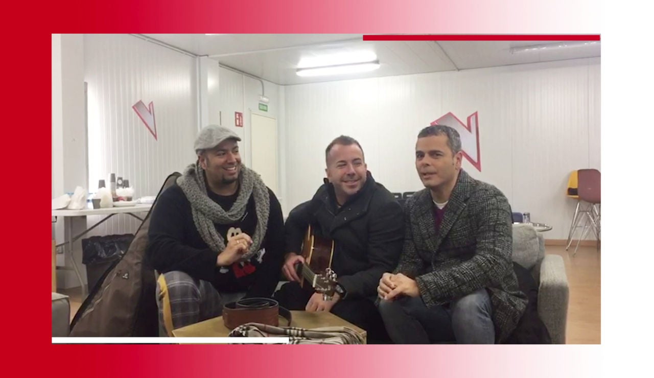 Swingstar: "A quién consideramos nuestra persona favorita incluso lo hemos cantado en la calle cuando éramos pequeñitos" Swingstar: "A quién consideramos nuestra persona favorita incluso lo hemos cantado en la calle cuando éramos pequeñitos"