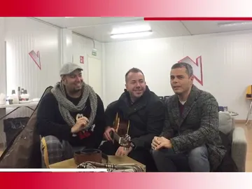 Swingstar: "A quién consideramos nuestra persona favorita incluso lo hemos cantado en la calle cuando éramos pequeñitos" Swingstar: "A quién consideramos nuestra persona favorita incluso lo hemos cantado en la calle cuando éramos pequeñitos"