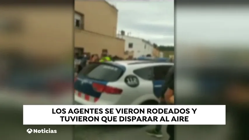 Acorralan a la policía en Figueres por perseguir a unos narcotraficantes Acorralan a la policía en Figueres por perseguir a unos narcotraficantes
