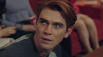 KJ Apa en la temporada 4 de 'Riverdale'