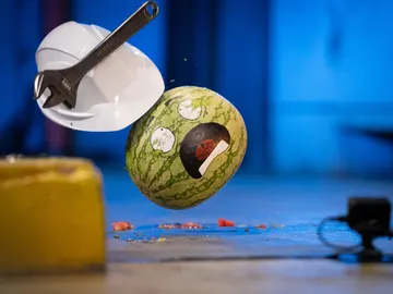 'El Hormiguero 3.0' pone a prueba los cascos de seguridad de las obras: ¿son tan fiables como parecen? 'El Hormiguero 3.0' pone a prueba los cascos de seguridad de las obras: ¿son tan fiables como parecen?