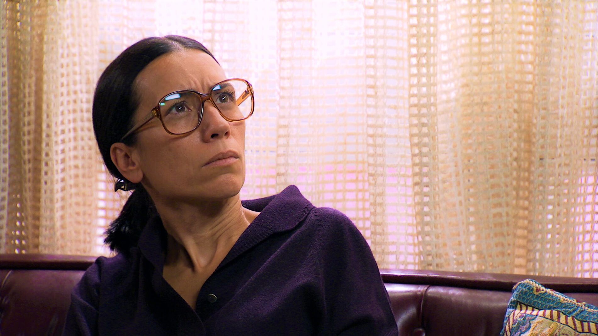 Las excusas de Marcelino hacen sospechar a Manolita de que oculta algo