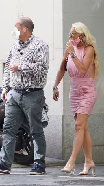 Leticia Sabater acompañada de un amigo