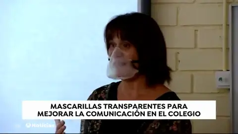 El Vendrell repartirá mascarillas transparentes a los profesores para que puedan comunicarse mejor con sus alumnos El Vendrell repartirá mascarillas transparentes a los profesores para que puedan comunicarse mejor con sus alumnos