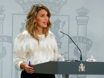 Yolanda Díaz presenta un plan especial de Inspección para combatir riesgos laborales por golpes de calor Yolanda Díaz presenta un plan especial de Inspección para combatir riesgos laborales por golpes de calor