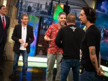 Karlos Arguiñano y José Mourinho destapan el talento desconocido de Ernesto Sevilla como imitador en el 'Teléfono escacharrado' Karlos Arguiñano y José Mourinho destapan el talento desconocido de Ernesto Sevilla como imitador en el 'Teléfono escacharrado'