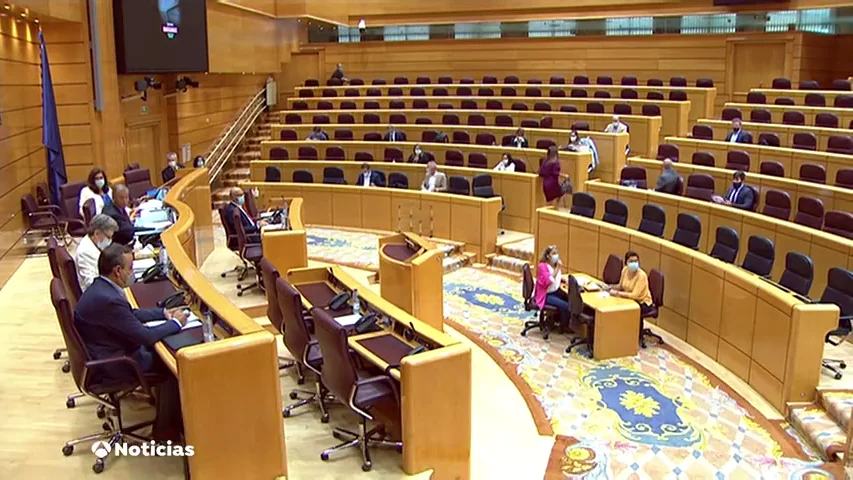Las Cortes aprueban su nuevo Código ëtico con acatamiento de la Constitución Las Cortes aprueban su nuevo Código ëtico con acatamiento de la Constitución