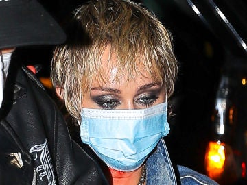 La cara de agotamiento de Miley Cyrus tras una larga jornada 