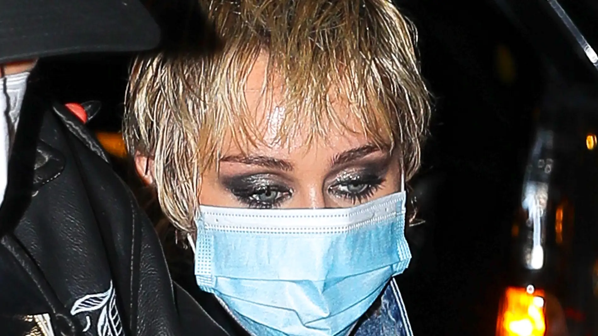 La cara de agotamiento de Miley Cyrus tras una larga jornada 