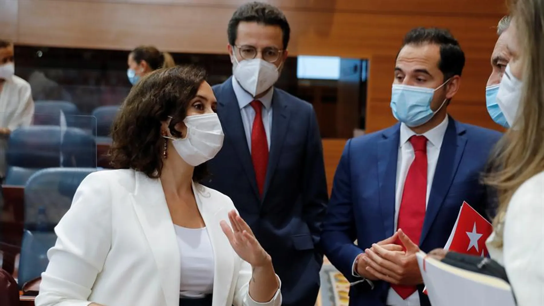 Isabel Díaz Ayuso prevé publicar hoy en el BOCM la resolución de Sanidad que cierra Madrid y otros 9 municipios esta noche Isabel Díaz Ayuso prevé publicar hoy en el BOCM la resolución de Sanidad que cierra Madrid y otros 9 municipios esta noche