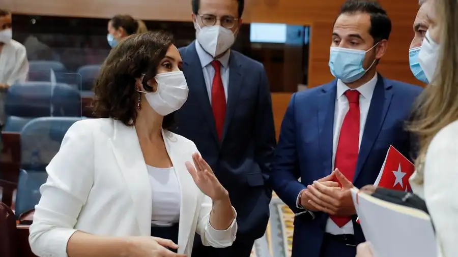 Isabel Díaz Ayuso prevé publicar hoy en el BOCM la resolución de Sanidad que cierra Madrid y otros 9 municipios esta noche Isabel Díaz Ayuso prevé publicar hoy en el BOCM la resolución de Sanidad que cierra Madrid y otros 9 municipios esta noche