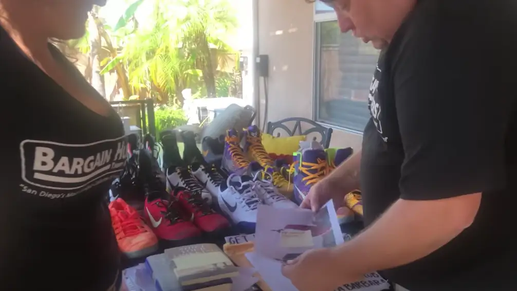 Imagen del vídeo de Rene Nezhoda y el trastero de objetos de Kobe Bryant Imagen del vídeo de Rene Nezhoda y el trastero de objetos de Kobe Bryant