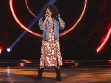 Carla Sánchez, potencia y rabia con ‘Black Velvet’ en las Audiciones a ciegas de ‘La Voz’ Carla Sánchez, potencia y rabia con ‘Black Velvet’ en las Audiciones a ciegas de ‘La Voz’