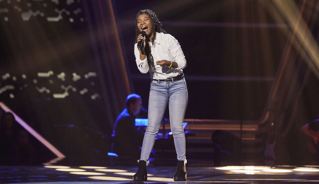 Dayana Emma, sabor latino al cantar 'C&oacute;mo fue' en las Audiciones a ciegas de 'La Voz'