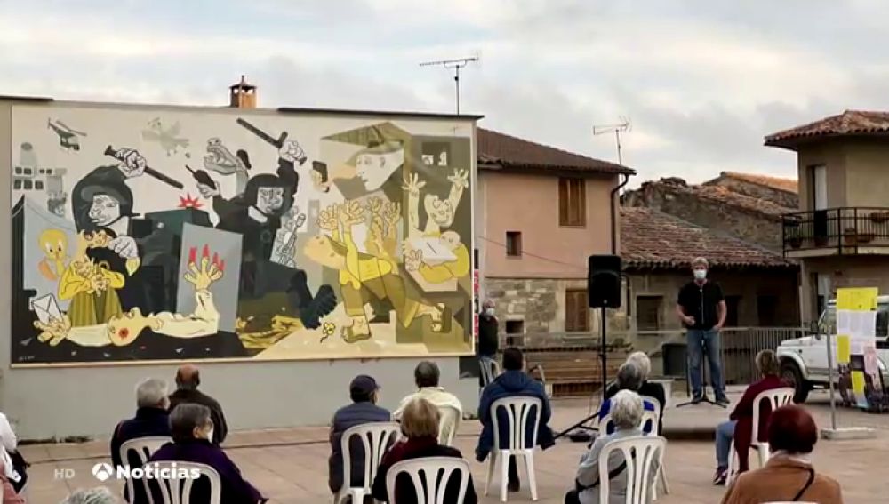 Independentistas catalanes recuerdan el 1-O con una versión del 'Guernica' de Picasso