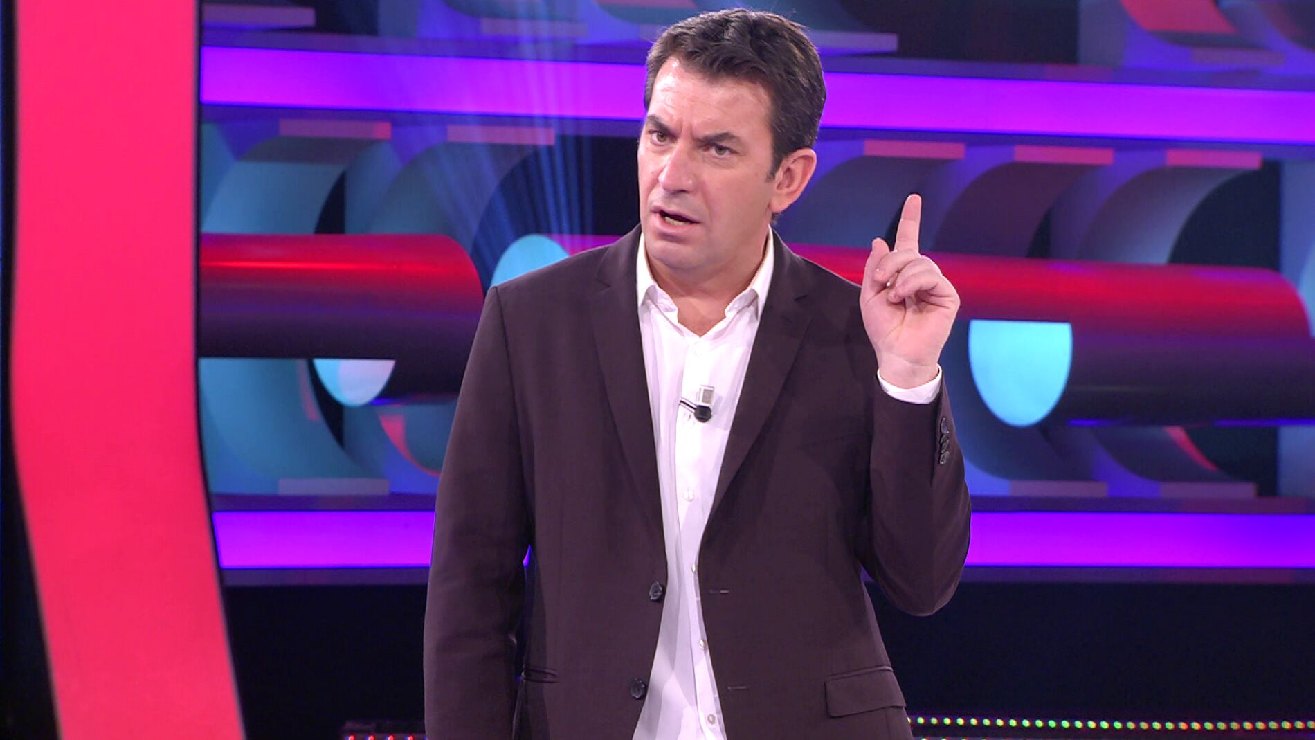 La absurda conversaci&oacute;n de Arturo Valls en ruso con una concursante en '&iexcl;Ahora caigo!' 