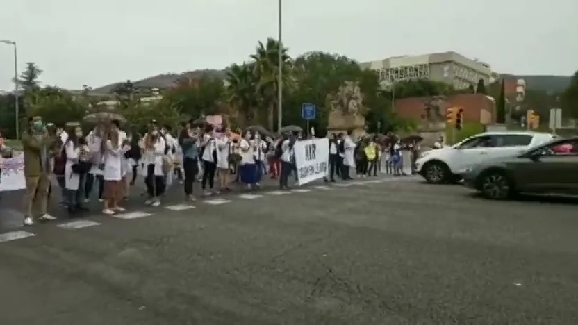 Los MIR catalanes cortan la Diagonal de Barcelona en su octavo día de protestas por unas condicionas dignas Los MIR catalanes cortan la Diagonal de Barcelona en su octavo día de protestas por unas condicionas dignas