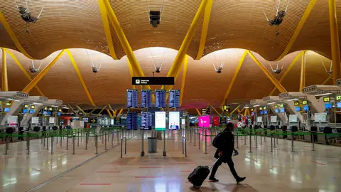 La terminal T4 del aeropuerto de Barajas en Madrid La terminal T4 del aeropuerto de Barajas en Madrid