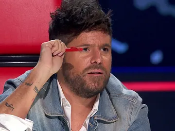 Pablo López responde a la duda de su madre en su lucha por convencer a Teresa Palomar en 'La Voz' Pablo López responde a la duda de su madre en su lucha por convencer a Teresa Palomar en 'La Voz'