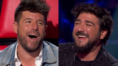 El contagioso ataque de risa de Pablo López y Antonio Orozco en su nuevo juego de bloqueos en 'La Voz'