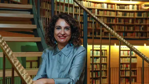 María Jesús Montero se reúne con las comunidades para informarles de las suspensiones fiscales Presupuestos 2021