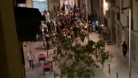 Continúan las fiestas e imprudencias en España en plena segunda ola de coronavirus: "Unos botellones que flipas" Continúan las fiestas e imprudencias en España en plena segunda ola de coronavirus: "Unos botellones que flipas"