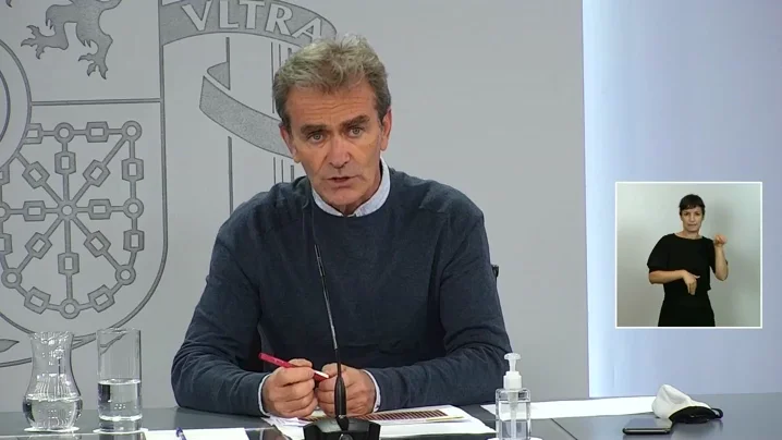 Fernando Simón informa que "ha subido el número de contagiados de coronavirus en las personas de más de 60 años" Fernando Simón informa que "ha subido el número de contagiados de coronavirus en las personas de más de 60 años"