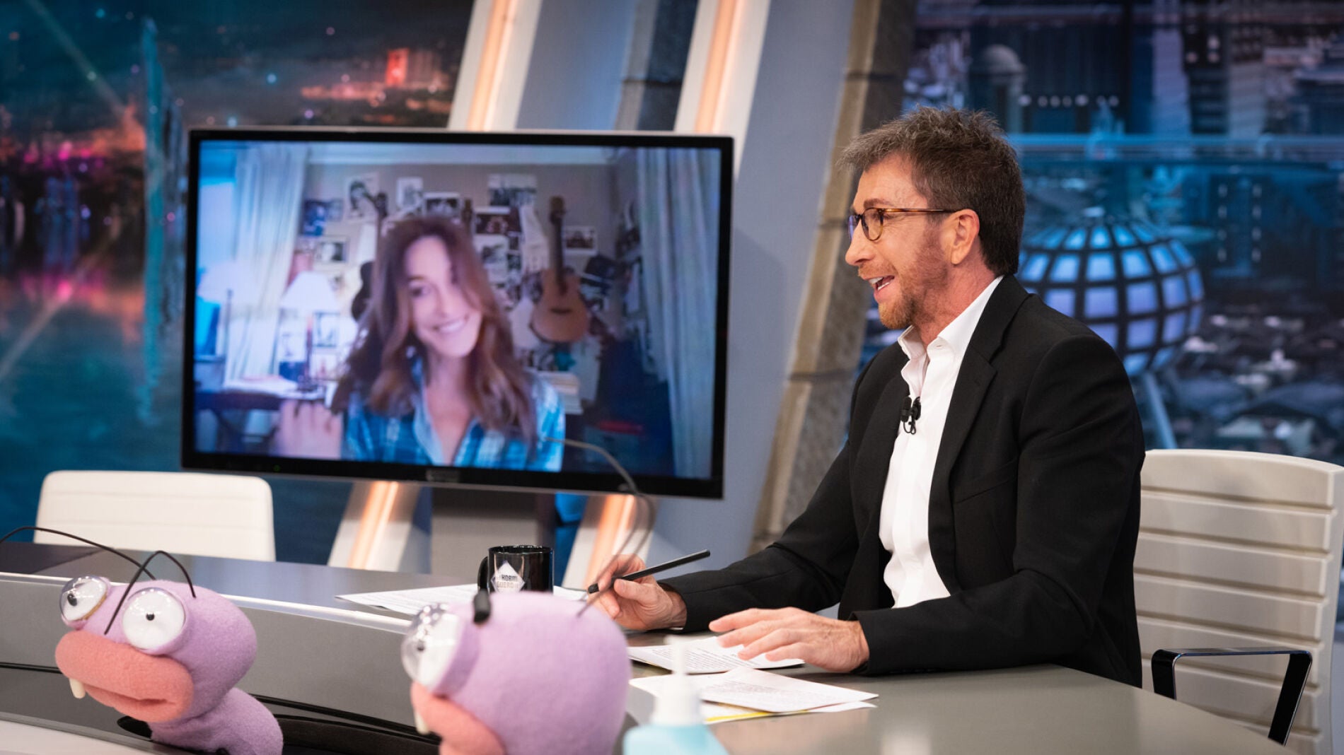 El m&aacute;gico motivo por el que Carla Bruni prefiere componer de noche: as&iacute; lo confiesa en 'El Hormiguero 3.0'