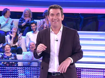 El disfraz de Palmira que deja maravillado a Arturo Valls El disfraz de Palmira que deja maravillado a Arturo Valls