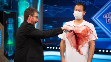 La solución para los más descuidados: Marron trae a 'El Hormiguero 3.0' la camiseta antimanchas