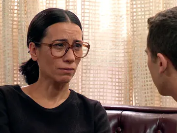 Manolita, divida entre el pasado y el presente, toma una dolorosa decisión: “Tengo que dejarla ir” Manolita, divida entre el pasado y el presente, toma una dolorosa decisión: “Tengo que dejarla ir”