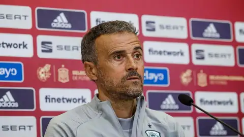 Luis Enrique cree que España jugará contra Ucrania en la Nations League pese a sus 3 positivos en coronavirus Luis Enrique cree que España jugará contra Ucrania en la Nations League pese a sus 3 positivos en coronavirus