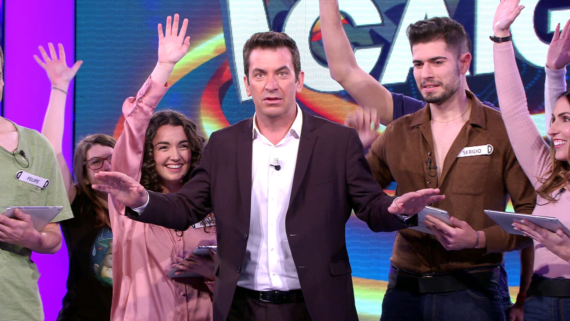 El sorprendente motivo por el que Arturo Valls se encuentra al doble de concursantes en &lsquo;&iexcl;Ahora caigo!&rsquo;