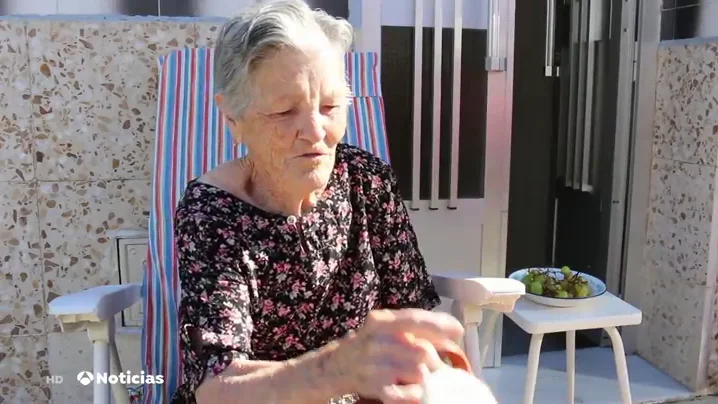 ABUELA ABUELA