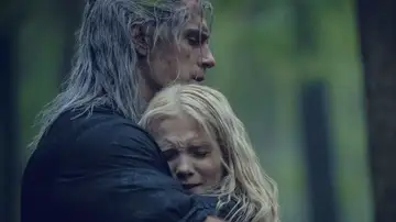 Henry Cavill y Freya Allan como Geralt y Ciri en &#39;The Witcher&#39;
