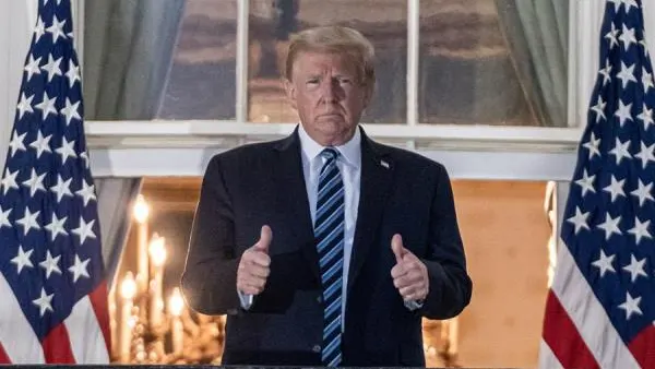 Donald Trump regresa a la Casa Blanca todav&iacute;a enfermo de coronavirus