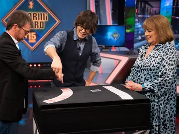 La magia de Luis Piedrahita con Carmen Maura y Pablo Motos basada en "el destino" La magia de Luis Piedrahita con Carmen Maura y Pablo Motos basada en "el destino"