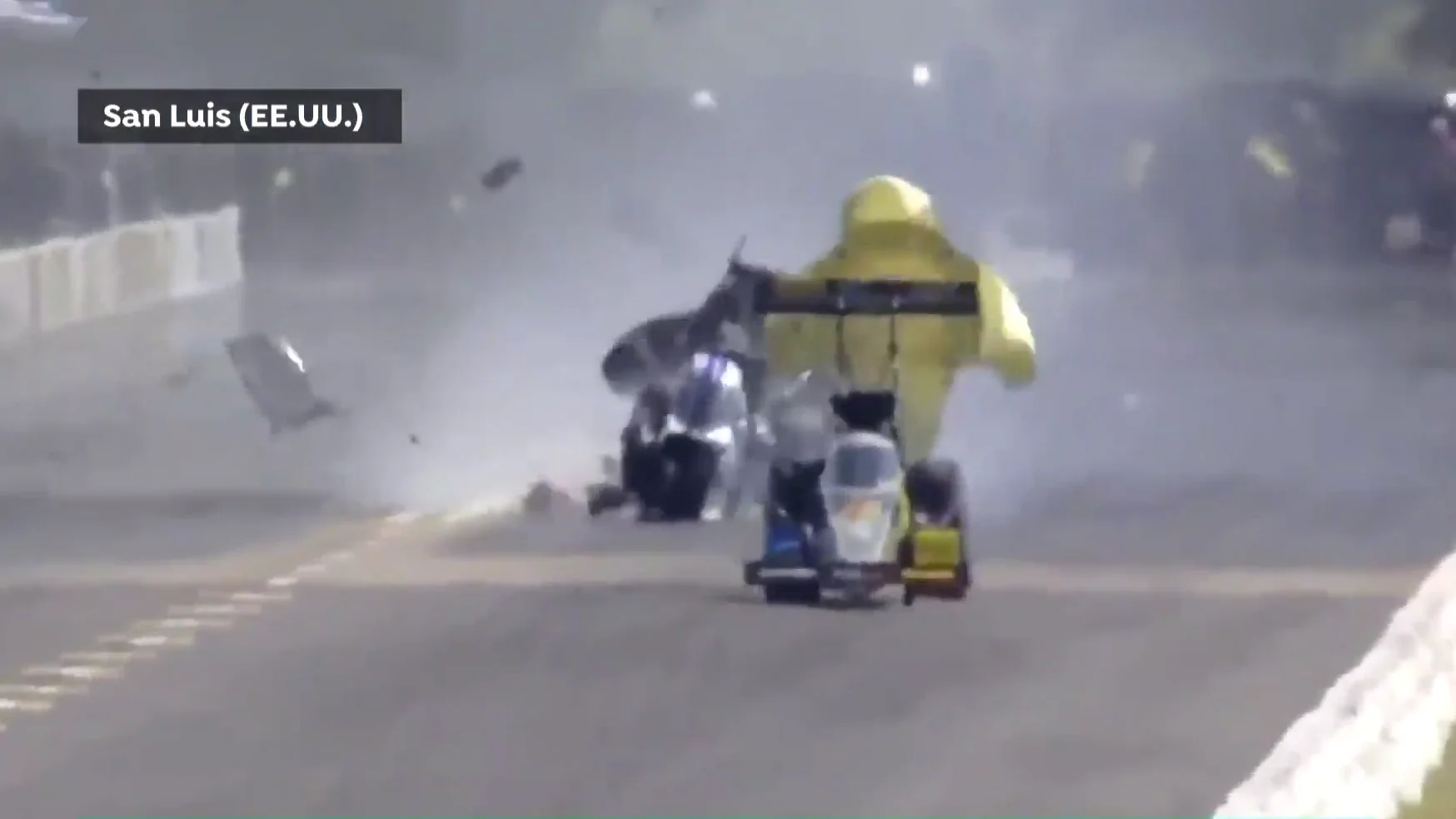 Leah Pruett sufre un terrible accidente a 420 km/h y el coche se desintegra