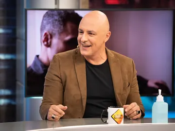 Roberto Álamo destapa su lado más tierno en 'El Hormiguero 3.0': "Igual te pones a llorar" Roberto Álamo destapa su lado más tierno en 'El Hormiguero 3.0': "Igual te pones a llorar"