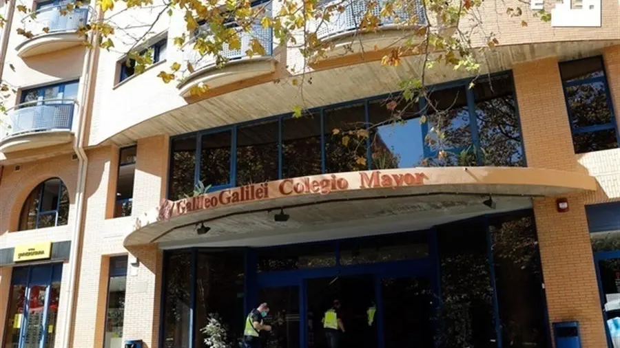 Interrogarán a los estudiantes que acudieron a la fiesta del colegio mayor Galileo Galilei, en Valencia, para identificar al organizador Interrogarán a los estudiantes que acudieron a la fiesta del colegio mayor Galileo Galilei, en Valencia, para identificar al organizador