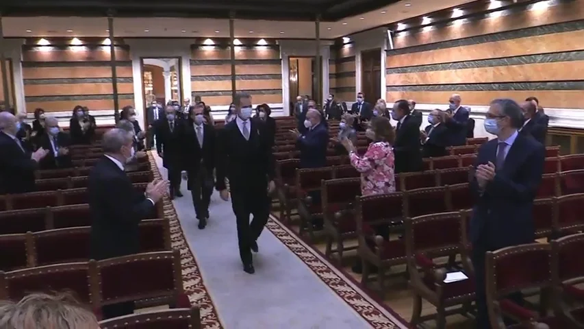 Ovación a Felipe VI en la Real Academia ante todos los poderes del Estado Ovación a Felipe VI en la Real Academia ante todos los poderes del Estado