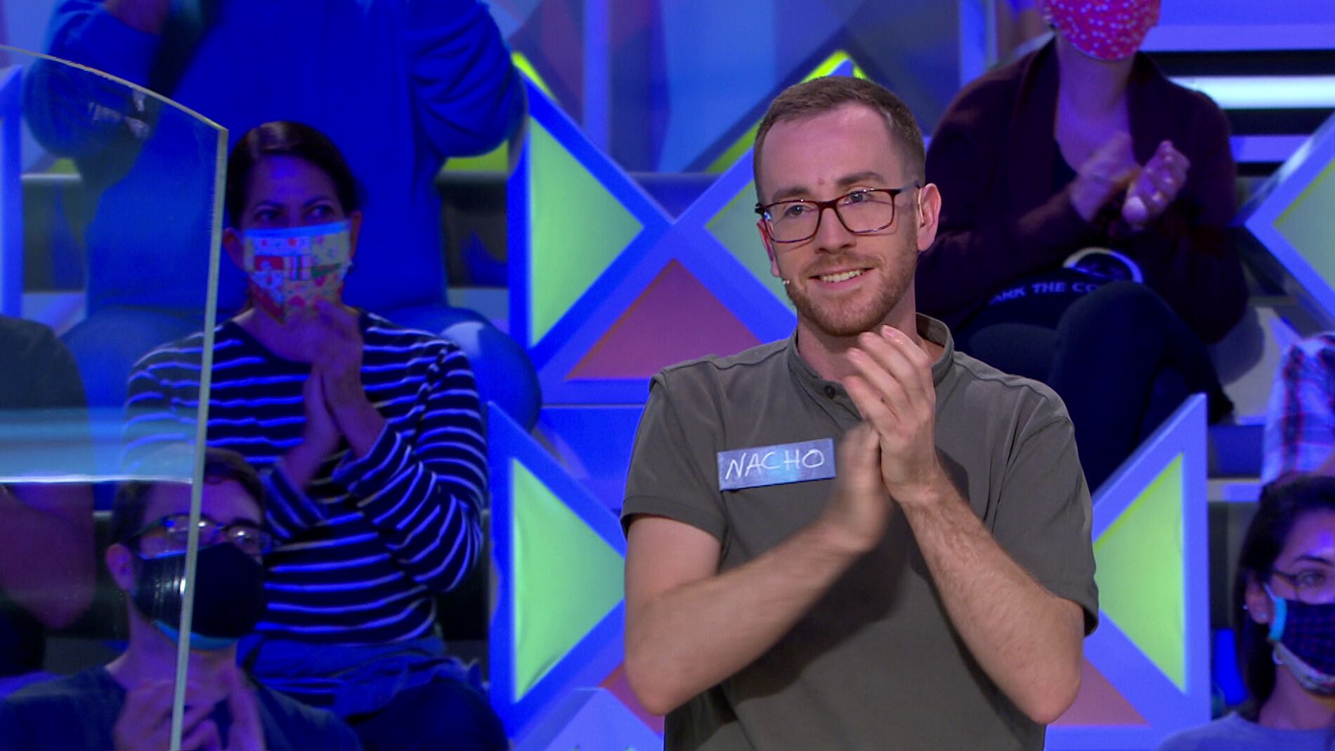 &iexcl;Qu&eacute; suerte! Nacho resuelve el panel de la letra oculta sin saber una palabra