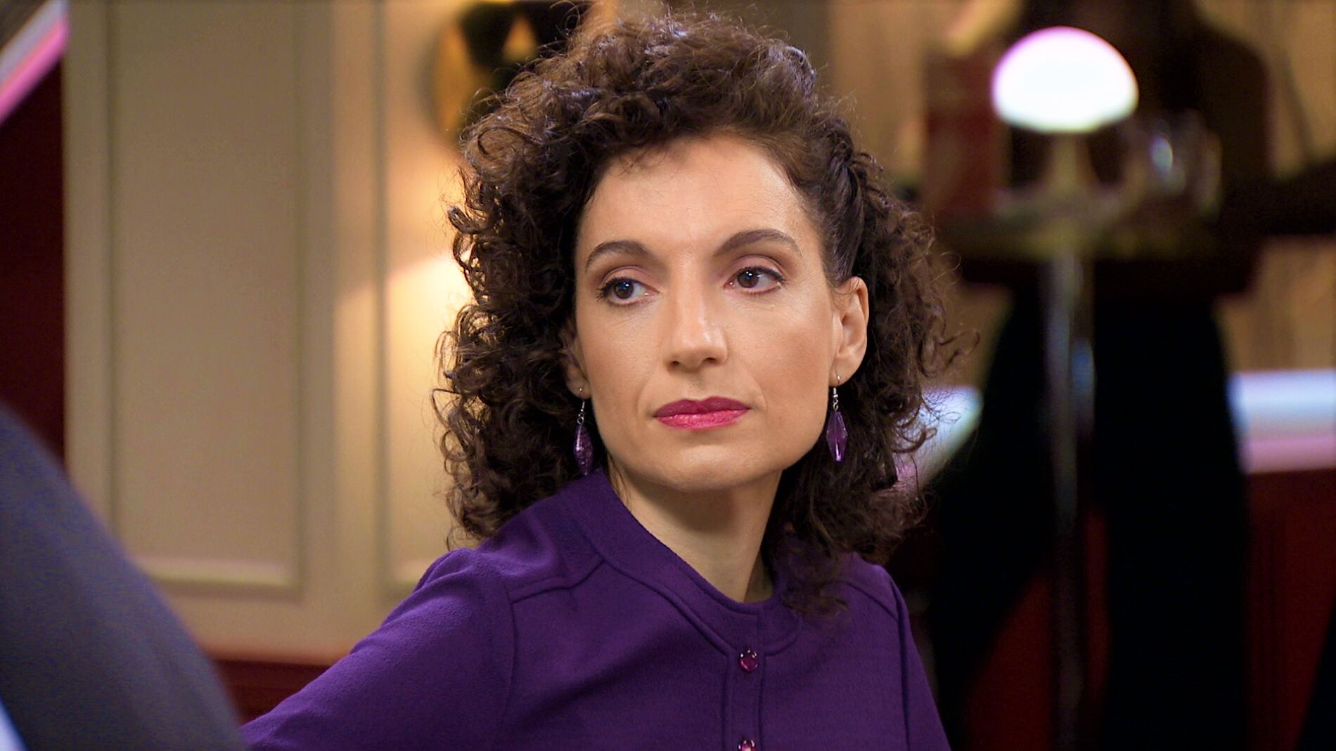 &iquest;Habr&aacute; cedido Estefan&iacute;a al chantaje de Miguel de formar parte del CESID?