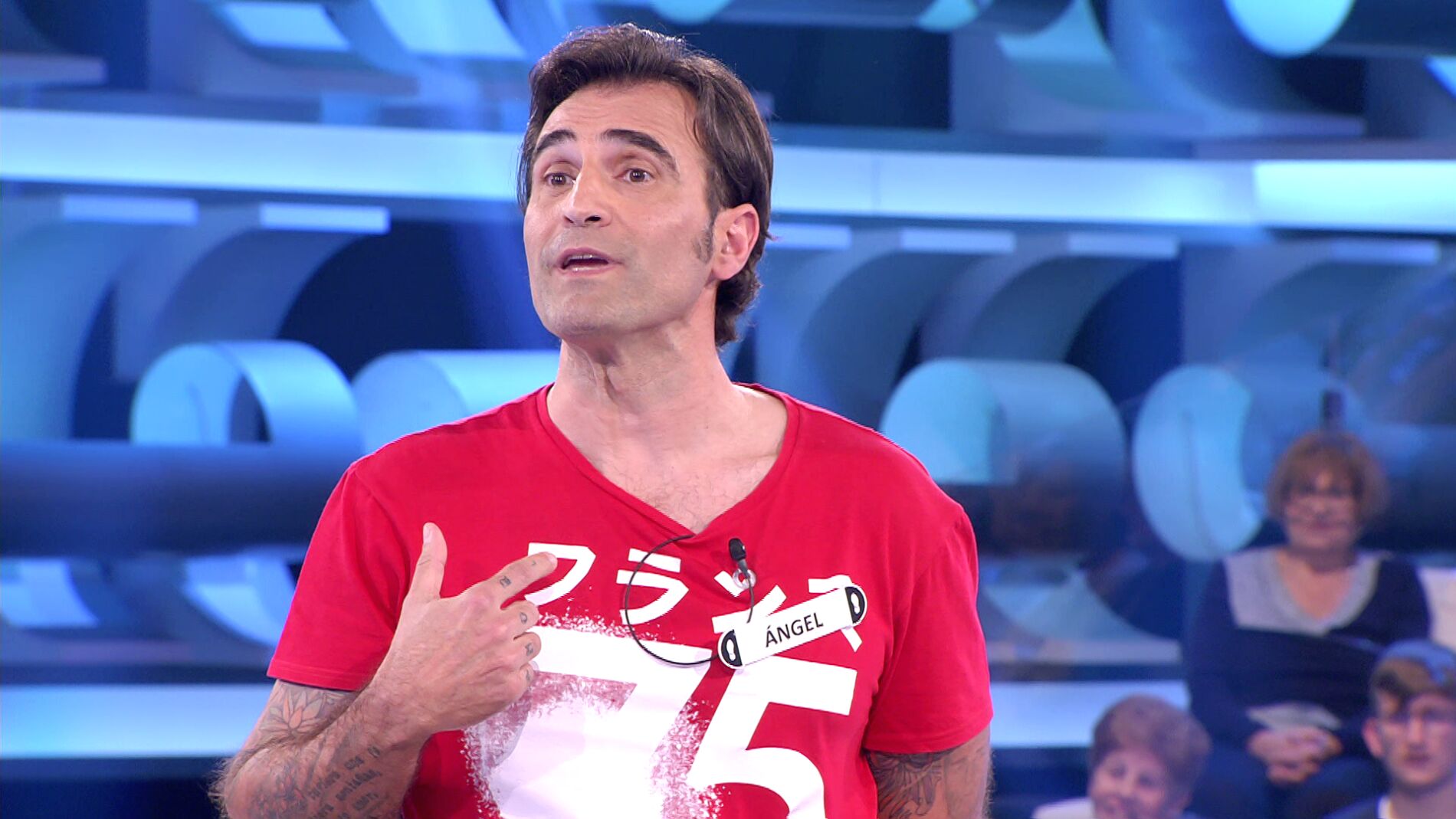 Un concursante pone en pie a todo el p&uacute;blico de &lsquo;&iexcl;Ahora caigo!&rsquo; para bailar una extra&ntilde;a coreograf&iacute;a