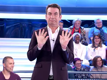 El momento ‘tierra, trágame’ de Arturo Valls por el tatuaje de un amigo: así lo cuenta en ‘¡Ahora caigo!’ El momento ‘tierra, trágame’ de Arturo Valls por el tatuaje de un amigo: así lo cuenta en ‘¡Ahora caigo!’