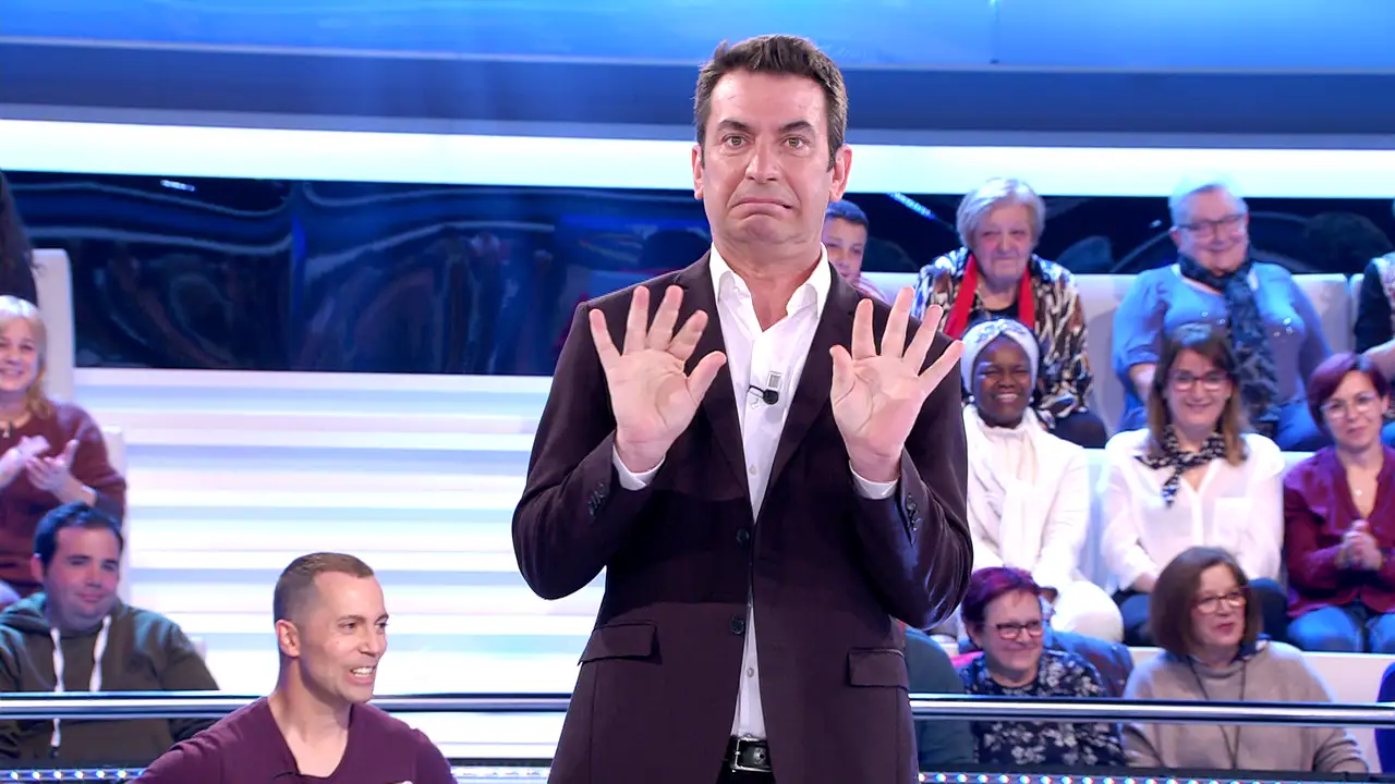 El momento ‘tierra, trágame’ de Arturo Valls por el tatuaje de un amigo: así lo cuenta en ‘¡Ahora caigo!’